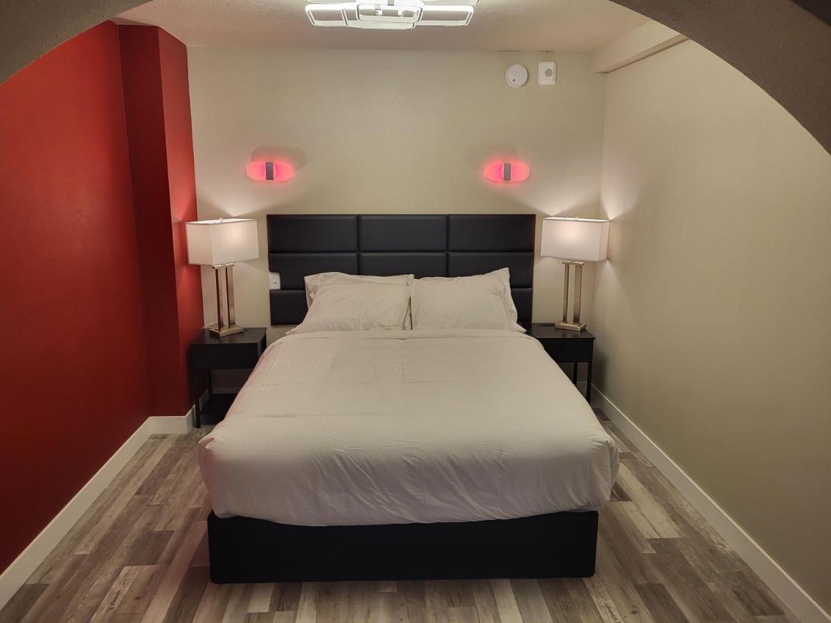Red Fox Inn And Suites Waverly Eksteriør billede