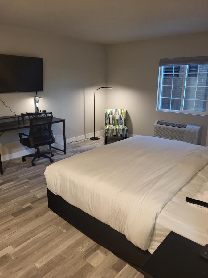 Red Fox Inn And Suites Waverly Eksteriør billede